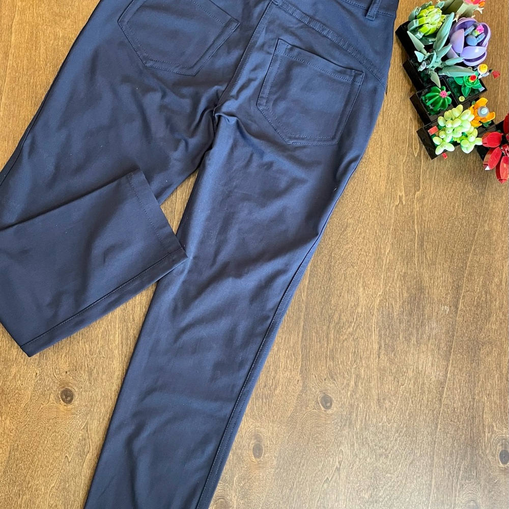 Lululemon city sleek pants. Small piling on the back.